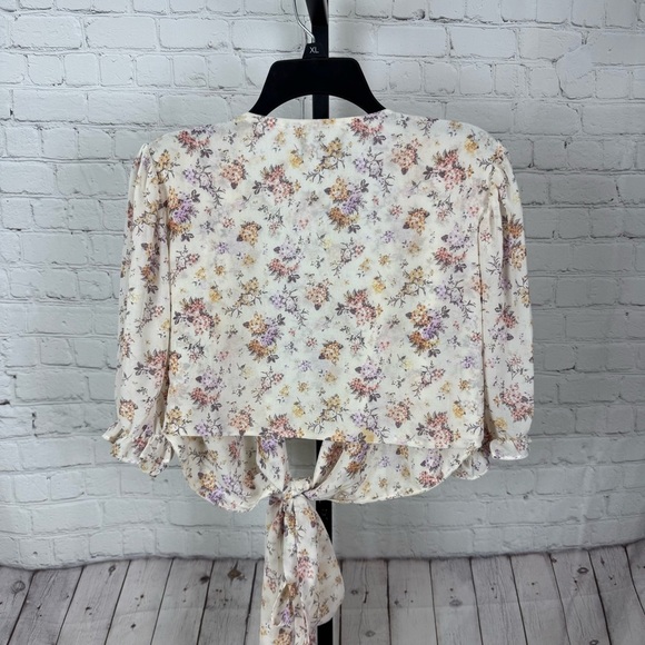 VICI Floral Tie Front Long Sleeve Crop Top Size Large - Picture 5 of 7
